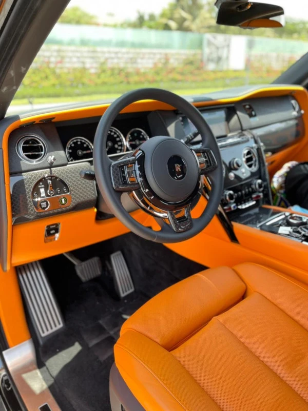 Black Rolls Royce Cullinan Black Badge, 2021 Photo 8