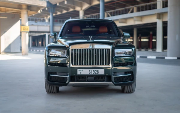 Green Rolls Royce Cullinan, 2021 Photo 3
