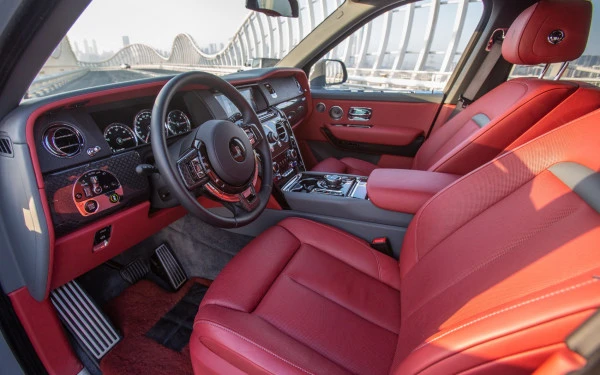 Grey Rolls Royce Cullinan, 2022 Photo 3