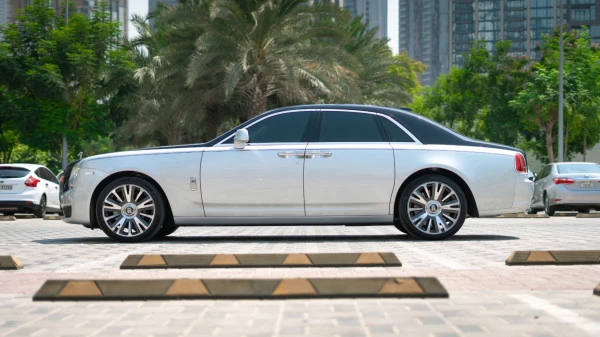 Silver Rolls Royce Ghost, 2020 Photo 3
