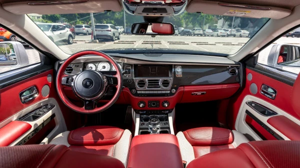 Silver Rolls Royce Ghost, 2020 Photo 4