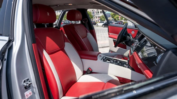 Silver Rolls Royce Ghost, 2020 Photo 5