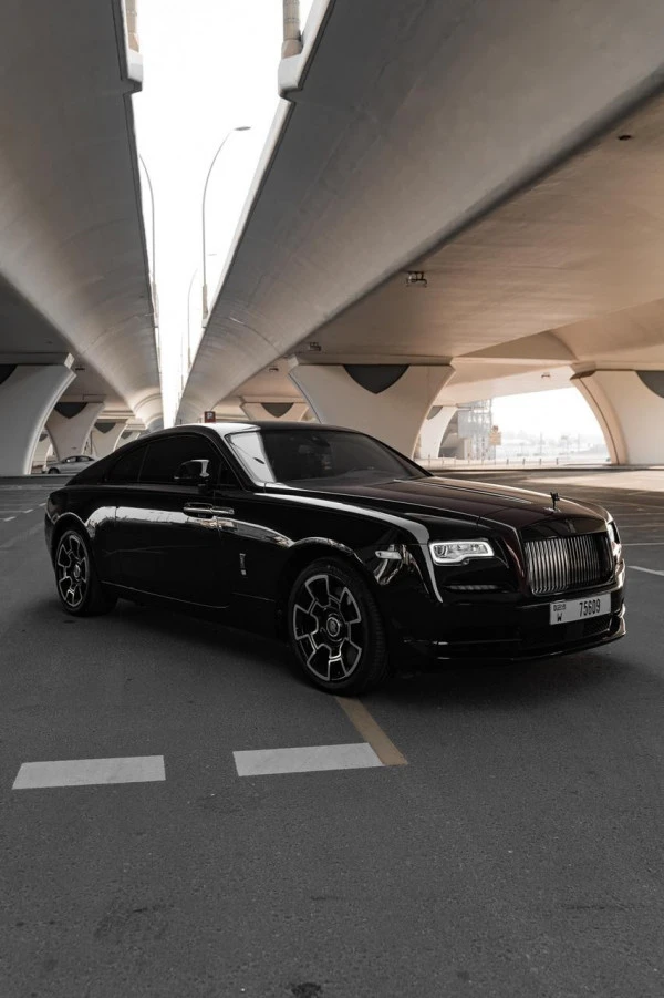 Maroon Rolls Royce Wraith Black Badge, 2019 Photo 4