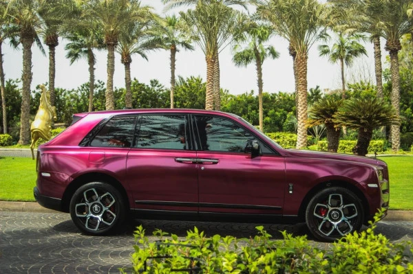 Black Rolls Royce Cullinan Black Badge, 2021 Photo 2