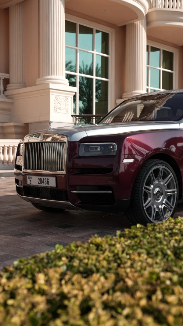 Red Rolls Royce Cullinan Mansory, 2020 Photo 1