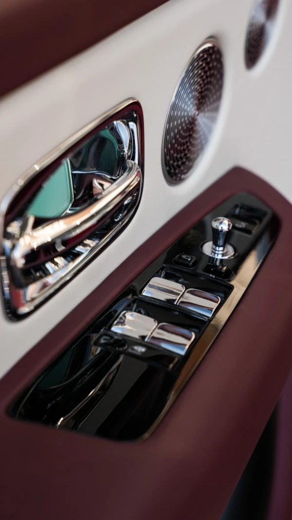 Red Rolls Royce Cullinan Mansory, 2020 Photo 7